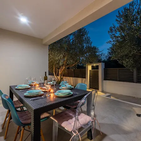 Сasa de vacaciones Pool House Olive - Happy Donji Zemunik